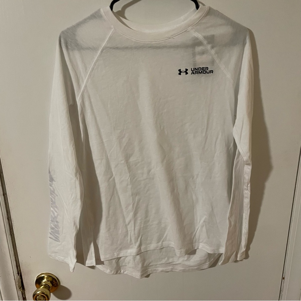 Womens Under Armour loose long sleeve top- white